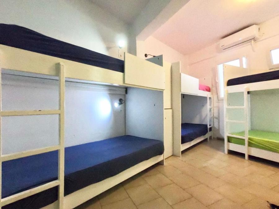 Fira Backpackers Place Luaran gambar