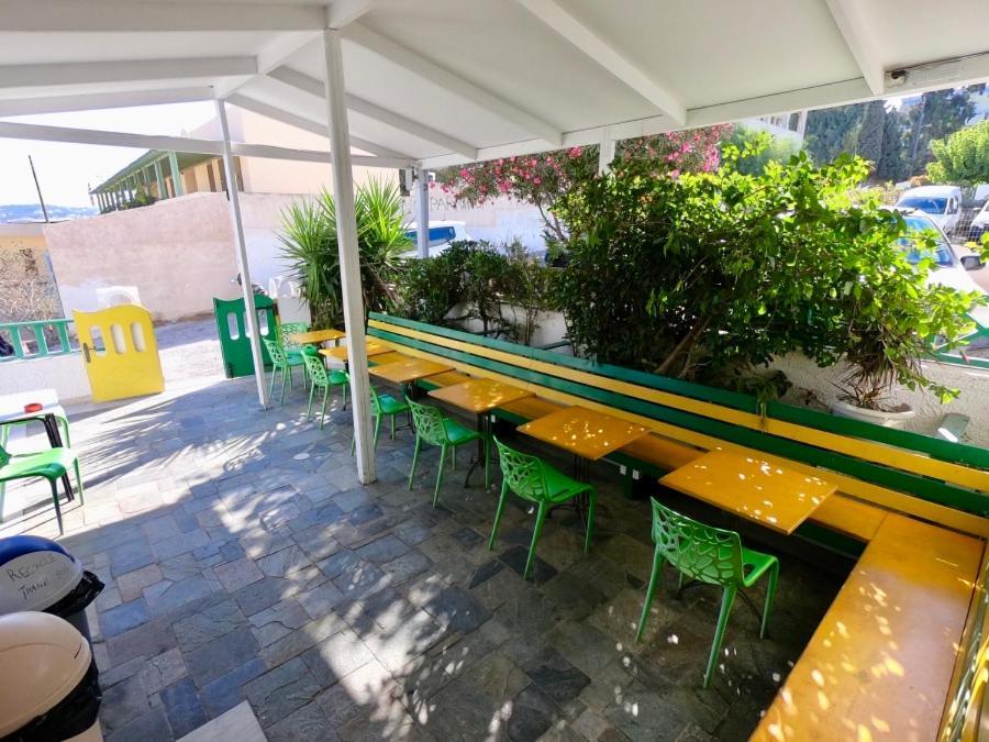 Fira Backpackers Place Luaran gambar